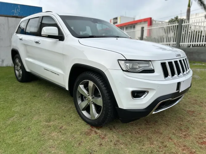 Jeep Grand Cherokee Limited 3.0 TB Dies. AUT 2014