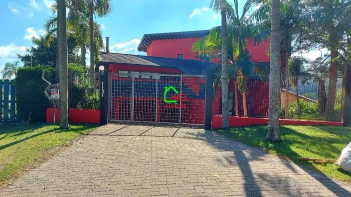 Luxuosa Casa em Condomínio à Venda em Vinhedo-SP, Bairro Caixa D´água: 5 Quartos, 2 Suítes
