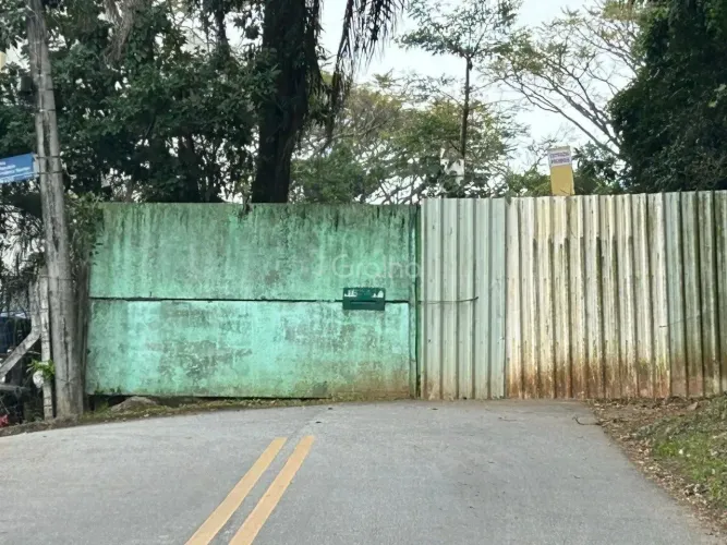 Terreno de 322m² em Coqueiros