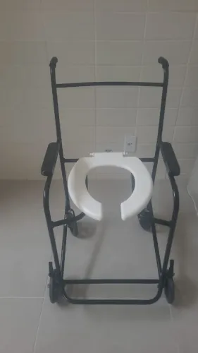 Cadeira higiênica 100 kg em aço carbono