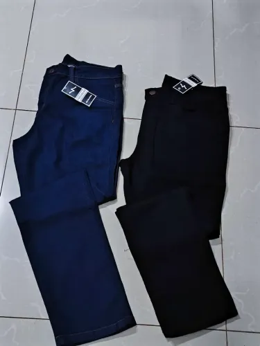 Calças masculinas. Concept Jeans