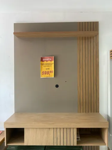 Painel para TV 55 polegadas com prateleira e rack