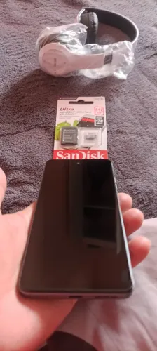 Moto G24 sem detalhes + cartão 512 + fones Bluethoot (na caixa)