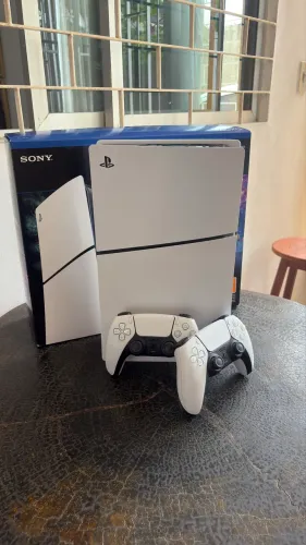 PlayStation 5 Slim - NOVO + Garantia + 2 Controles Originais + Caixa
