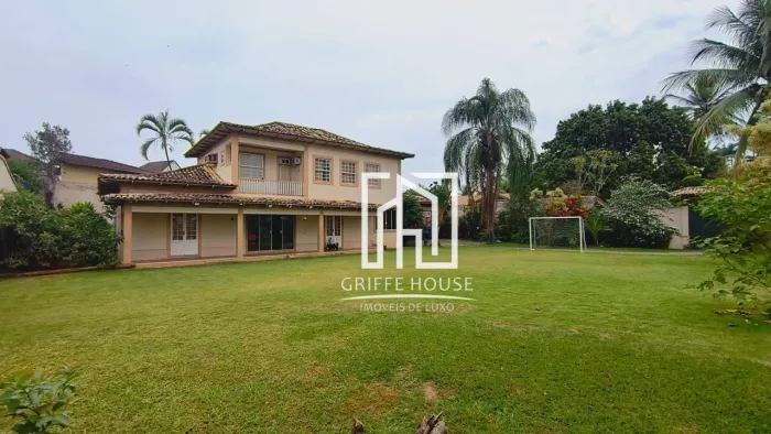 NÚCLEO DAS MANSÕES - CASA À VENDA EM TERRENO DE 1.661 M² NA BARRA DA TIJUCA