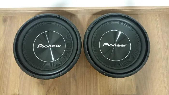 Auto falante Subwoofer Pioneer cara preta 