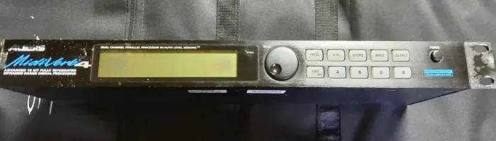 Módulo de Efeito Alesis Microverb