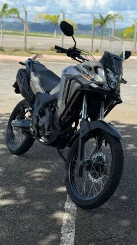 XRE 300 Sahara Adventure 2024 com 5.000KM