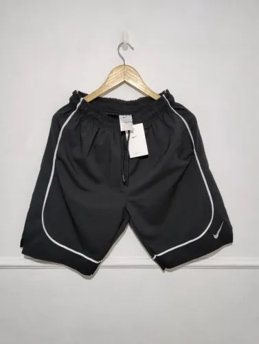 Bermuda Nike Dri-FIT Masculina Preta com Detalhes