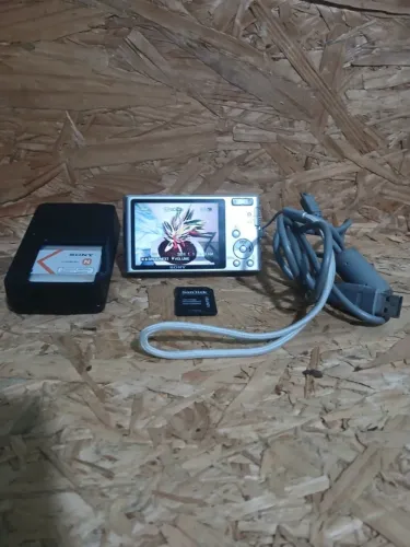 câmera digital sony steady shot dsc w320 - 14.1 mega R$ 650