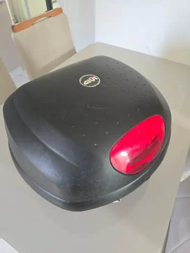 Baú para moto com suporte 