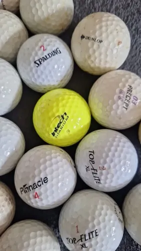 Bolas de Golfe Diversas Marcas (kit 2 unds)