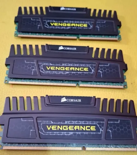 Memoria DDR3 CORSAIR 4G 1600MHZ