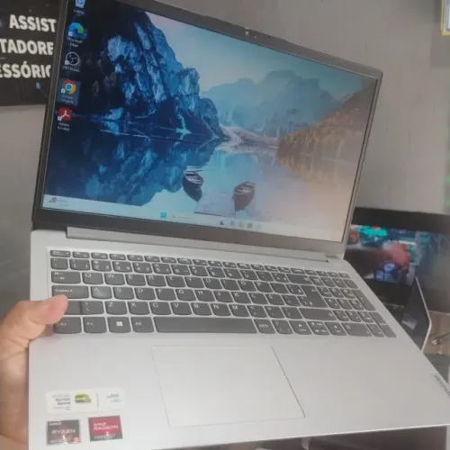 Notebook ryzen 5 7520U (rapido)