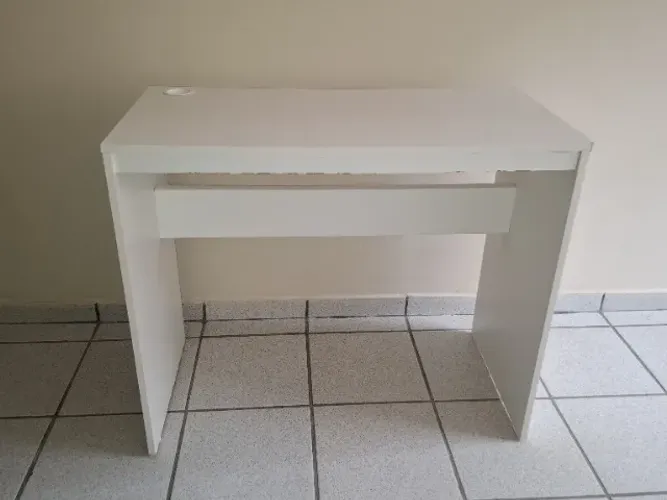 Mesa de escritório - Branca