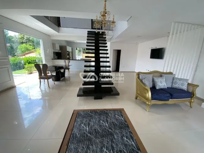 Casa em Condomínio Embu-Guaçu, 4 Quartos, 1 Suíte, 2 Salas, 3 Banheiros, 6 Vagas, 220m² de