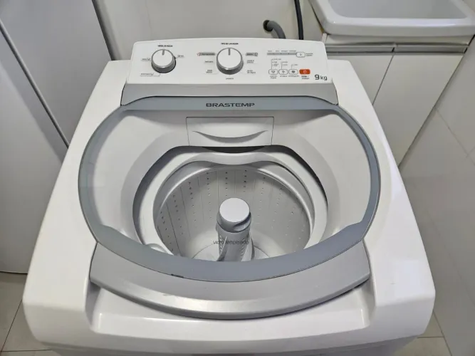 - Máquina de lavar Brastemp 9kg, 127V (BWJ09AB)