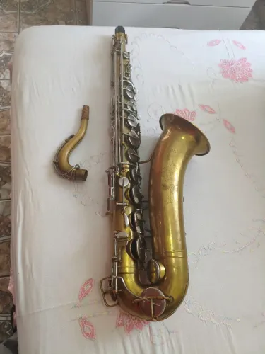 Sax tenor Martin indiana profissional impecavel