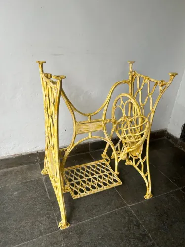 Pé de máquina Singer