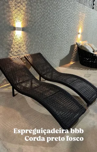 Espreguiçadeira em corda náutica, disponível em cores 