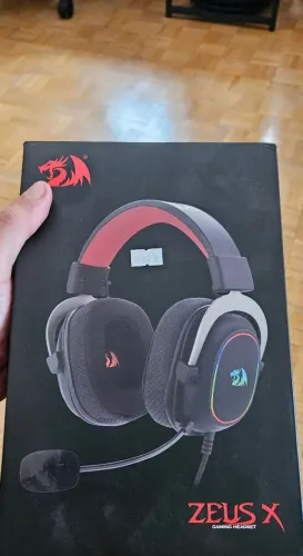 Fone Redragon zeus
