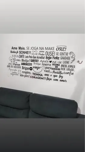 Adesivo transparente com frase 