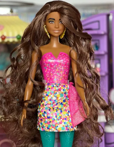 Barbie Color Reveal Festa do Confete