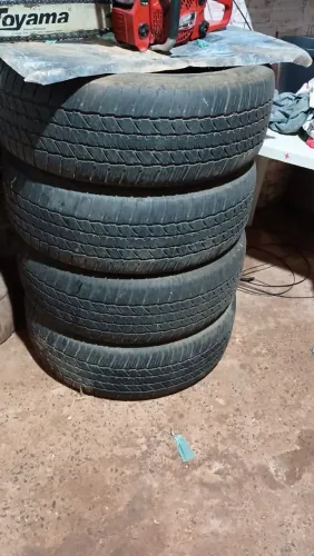 Pneu de Hilux aro 18 