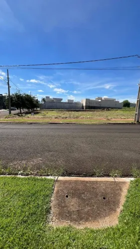 Terreno comercial no Jardim Munique Maringá