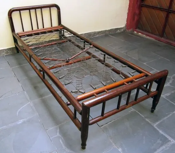 Cama de solteiro montagem encaixe