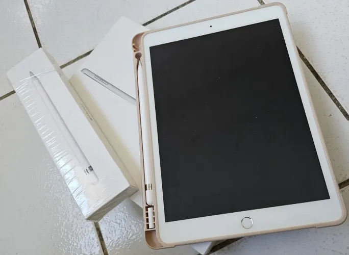 Apple iPad 7th 128GB + Caneta e Capa de brinde