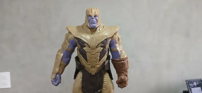 Boneco Thanos 30cm