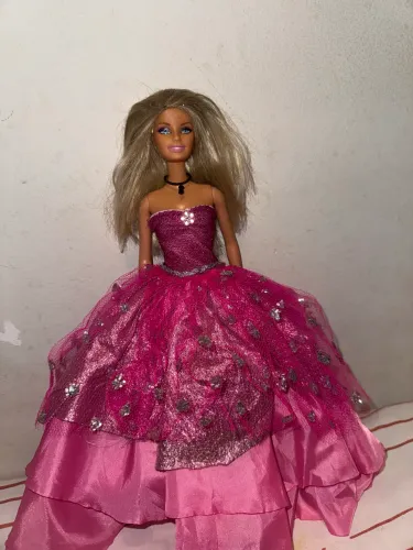  Barbie Moda e Magia 