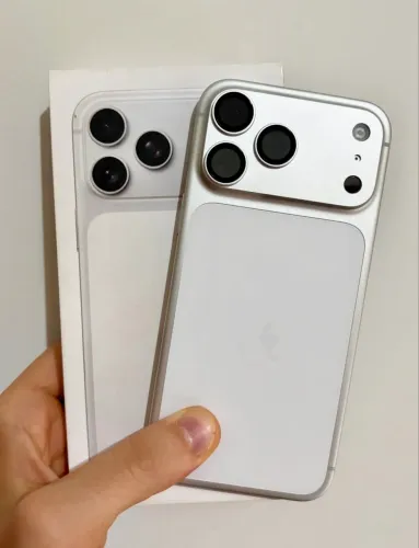 iPhone 17 Pro Max branco 2 meses de uso!!