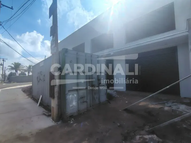Sala Comercial com mezanino e banheiro acessível