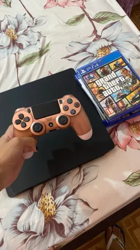 ps4 + 5 jogos + controle dualshock rose genérico (preço negociavel)