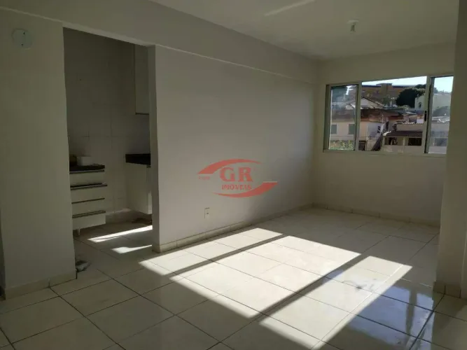 Prédio muito bem localizado, próximo a todo o comércio da região, com elevador e salão de 