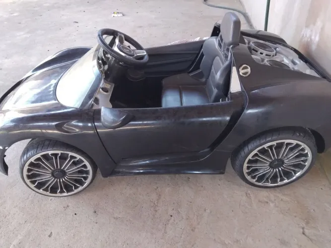 Carro Elétrico com musica infantil 