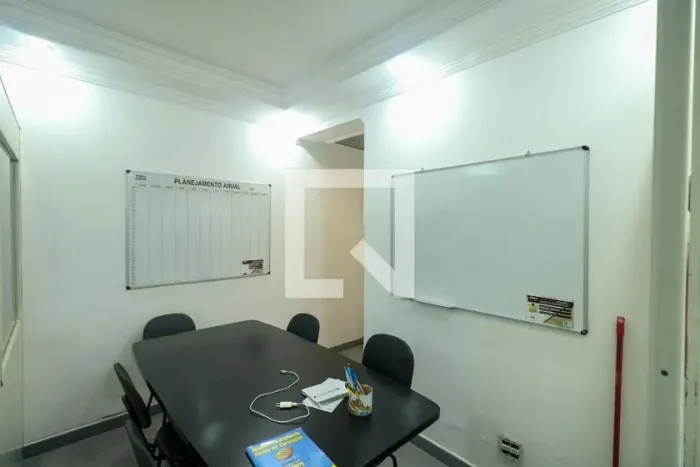 Casa à Venda - Centro, 4 Quartos, 187 m2