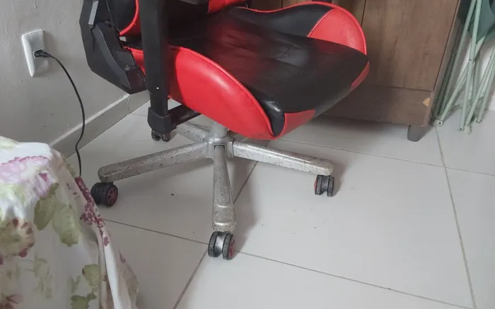 Cadeira gamer ( falha no amortecedor)