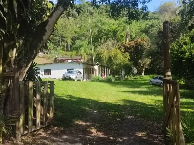 Chácara porteira fechada 3670m2