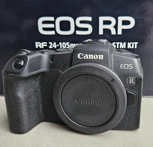 Canon RP + Lente 24-105 f4-7.1 IS STM
