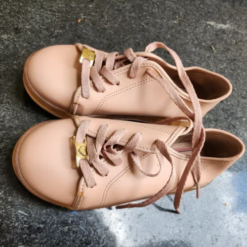 Tenis molequinha