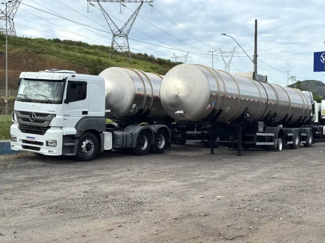 CARRETA VANDERLEIA INOX 2012 - TANQUE BITREM SEMIREBOQUE IMPLEMENTO RODOVIÁRIO 