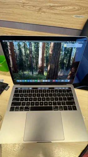 MacBook Pro 2019 Touch Bar - core i5 8gb de ram e ssd 256