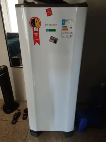 Geladeira 245L Esmaltec ROC31 PRO - Estado Impecável