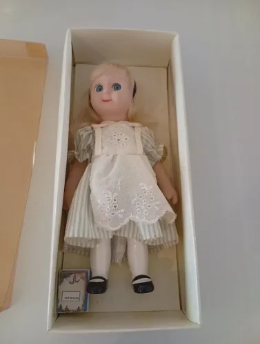 Alice no País das Maravilhas Porcelana/Planeta DeAgostini.