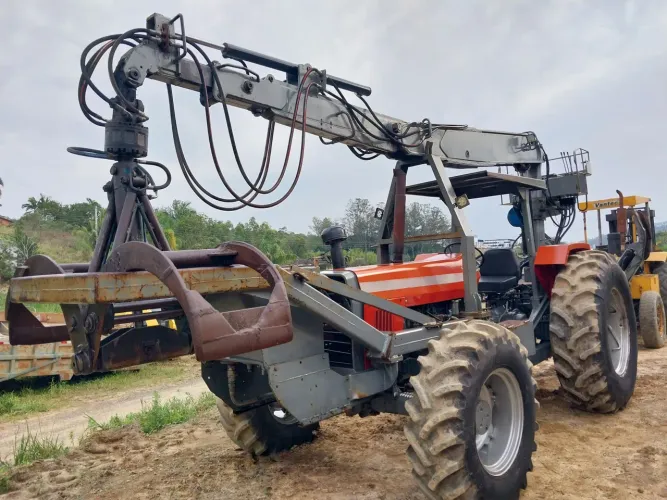 Trator Massey Ferguson 197 4x4 com Munck Florestal 