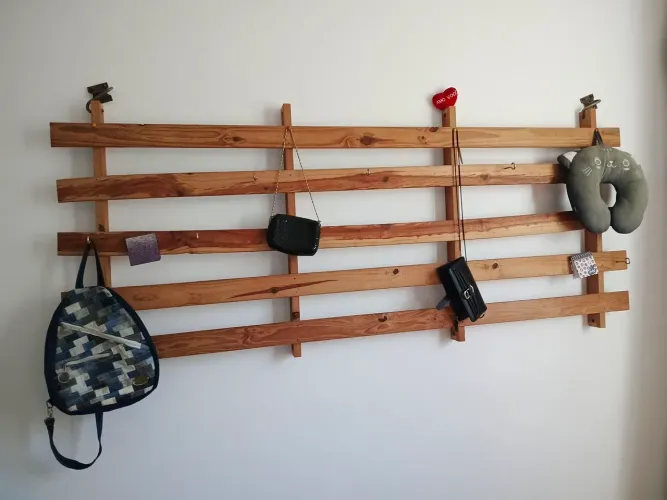 Estrado de madeira para suporte de parede!