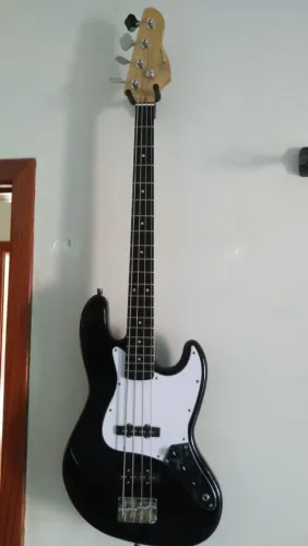 Baixo Giannini Jazz Bass Com Cap Gehring e Tone Custom